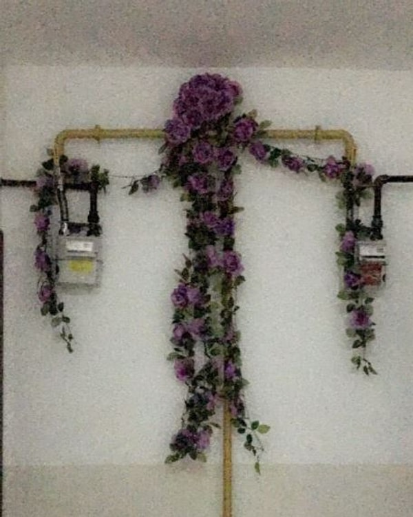 10. Цветочная композиция. Ничего не напоминает? 😌