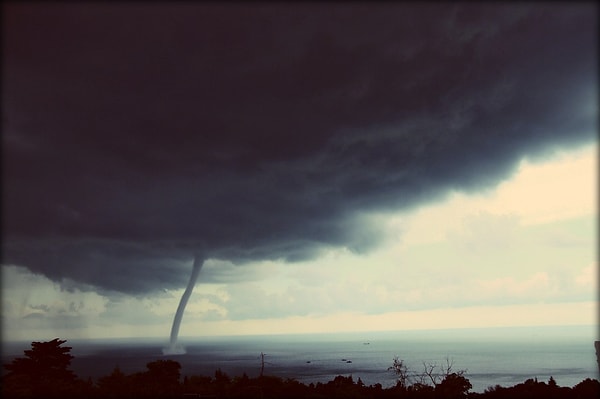 8. Смерч в Сочи