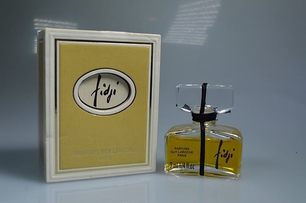 14. Достать настоящие французские духи было сложно. Но в 80-е годы никто не производил подделок.