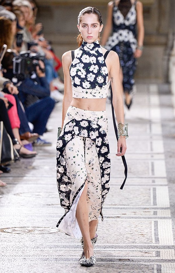 Чем заменить: юбка-карандаш, юбка с необработанным краем, ассиметричная юбка