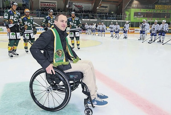 3. Ронни Келлер, хоккей