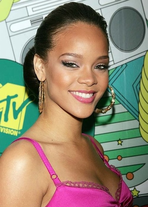 En saf ve utangaç zamanlarındaki Rihanna!