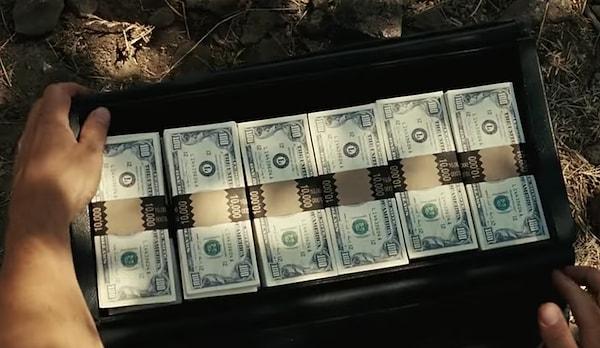 6. Filmde paraların taşındığı çantanın tasarımı, 1996 yılında Fargo dizisinde kullanılanla aynıdır.
