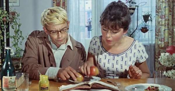 12. Какой поэт написал стихотворение "Хорошая девочка Лида"?