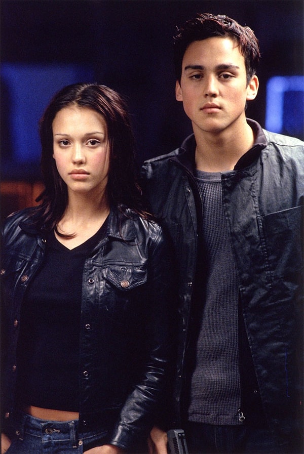 9. Джессика Альба с братом Джошуа