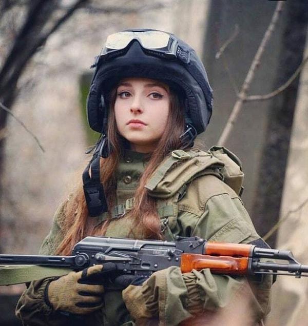 15. AK 47 Kalashnikov İle Atış Eğitiminde...