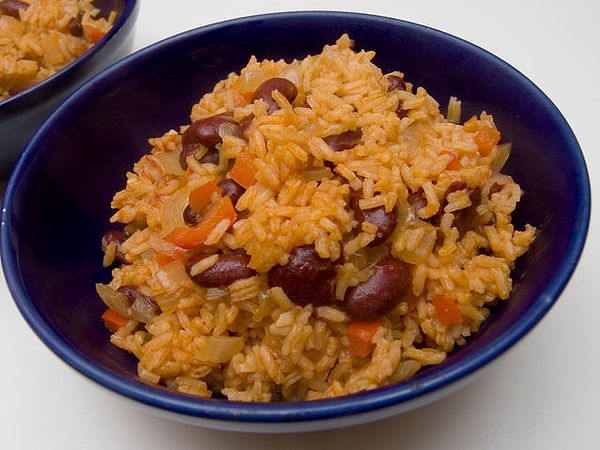 8. В какой стране основными продуктами питания являются рис, бобовые, просо, ямс и батат?