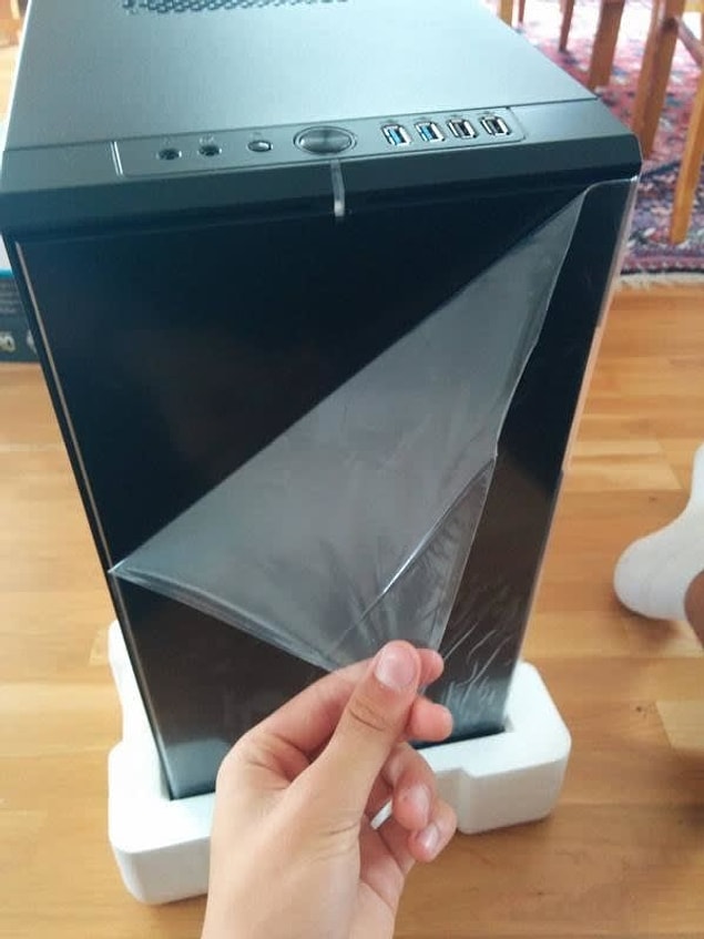 2. Bir de yeni aldığınız ürünün koruyucu plastiğini çıkardığınız an var.