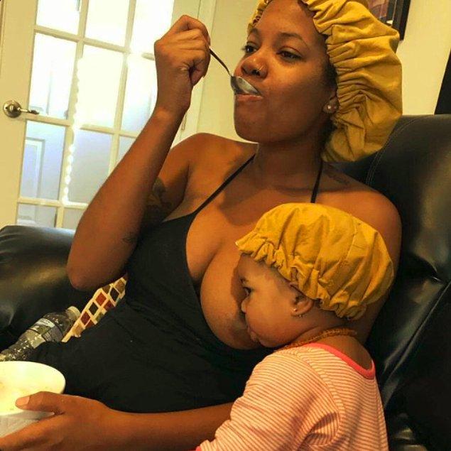 İşte böyle, aynı anda birkaç iş yapmak konusunda uzmanlaşmış annelerden biri, bebeğini emzirirken bir taraftan da yemek yediği fotoğrafı paylaştı.