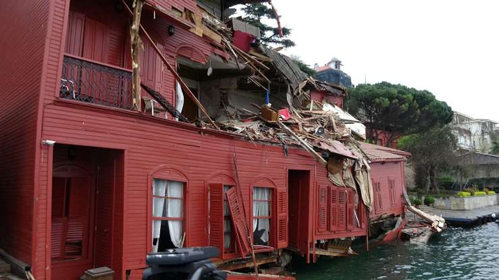 İki Asırlık Tarih Yıkıldı: Binbir Gece Dizisine de Ev Sahipliği Yapan Yalıya Gemi Çarptı