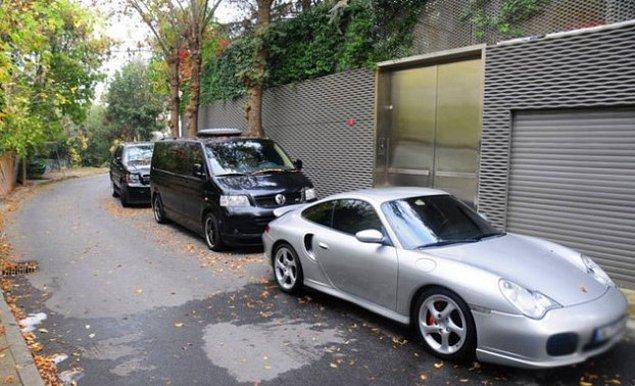 7. Tarkan - Cadillac Escalade cipi, Volkswagen VIP minibüsü ve Porsche otomobili