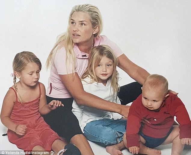 Sırasıyla önce büyük kızları Jelena "Gigi Hadid" 1995 senesinde dünyaya gelmiş.
