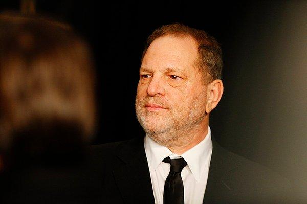 NYT gazetesi ve New Yorker dergisinin film yapımcısı Harvey Weinstein hakkında yayınladığı haberler, Weinstein'ın Holywood'daki konumunu kaybetmesine yol açmıştı.