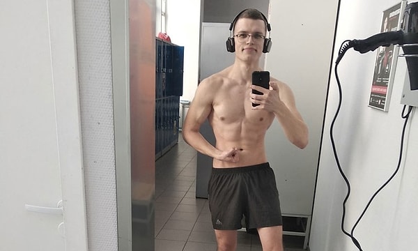 4. Помимо этого Алексей ел морковь, горох, бананы. За месяц он сбросил 5 кг.