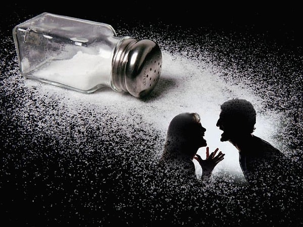 7. Просыпал соль - быть раздору