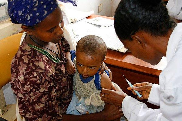 Dünya Sağlık Örgütü: "19 milyon aşısız çocuk var"