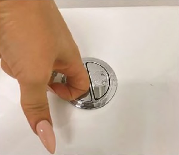 5. С длинными ногтями и в туалет-то ходить не очень удобно...