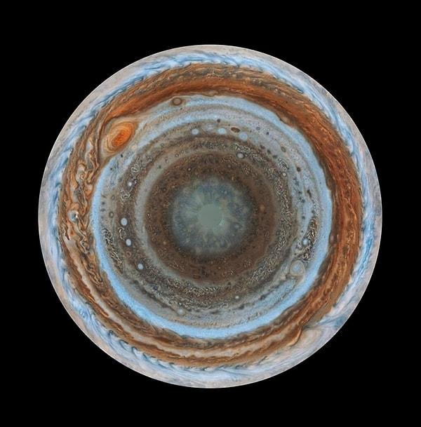 14. Jüpiter'in diğer yüzü diye paylaşılan bu fotoğraf aslında şöyle...