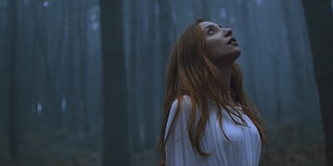 Kafka'nın 'Herkes Beraberinde Taşıdığı Bir Parmaklığın Ardında Yaşıyor' Düşüncesine Çıkan Kısa Film: Awakening