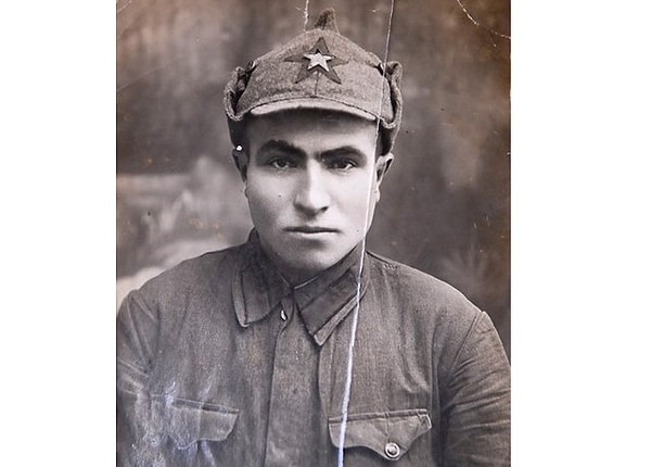 3. Гитлер получил медаль "За отвагу!"