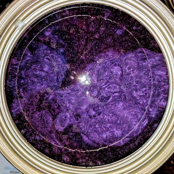 30. Это лишь засохшая краска, но, глядя на нее, можно увидеть целую галактику