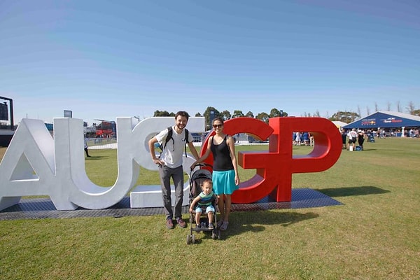 5. Что касается ребенка, то он адаптировался к такому образу жизни достаточно быстро.