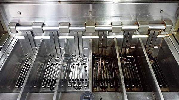 1. "После того как меня перевели в новый McDonald's, я первым делом почистил отсеки для фритюра".