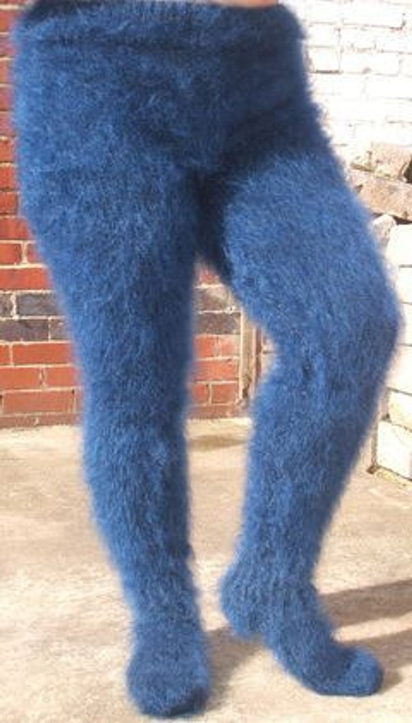 24. Нет, эта дама не забыла побрить ноги 😆