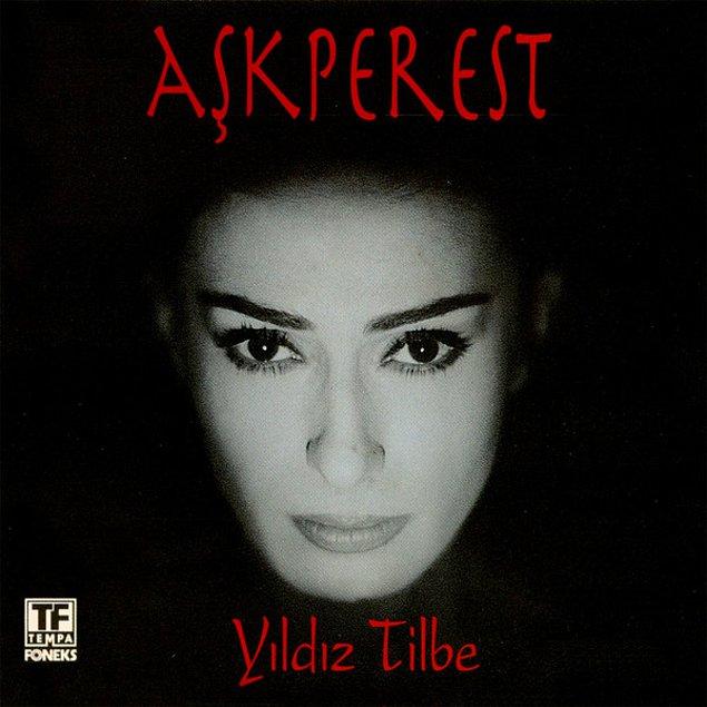 1996 yılında çıkarttığı "Aşkperest" albümü ise Yıldız Tilbe çok da alışık olmadığımız bir kapakla çıkıyor.