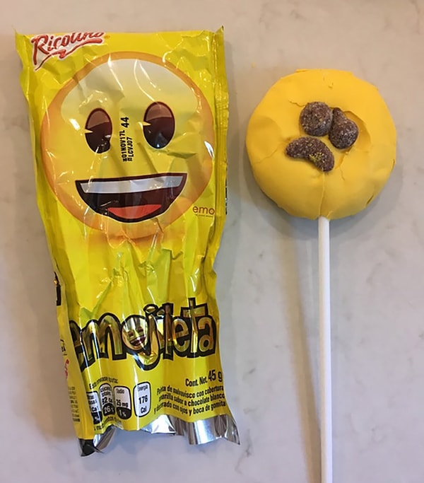 16. "Дочь купила "улыбающуюся" конфету".