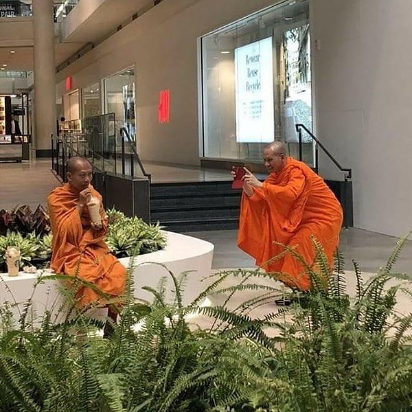 2. А что, тибетские монахи - тоже люди...