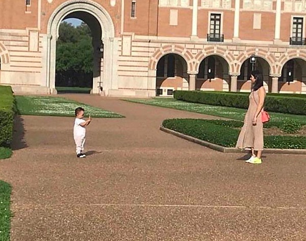 3. Едва ли не единственная причина, по которой быть не просто блогером, а мамочкой-блогером - это невероятно круто!