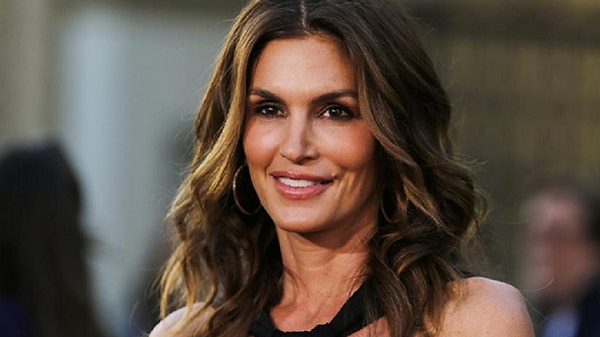 9. Увлажняйте губы и пользуйтесь карандашом для губ.