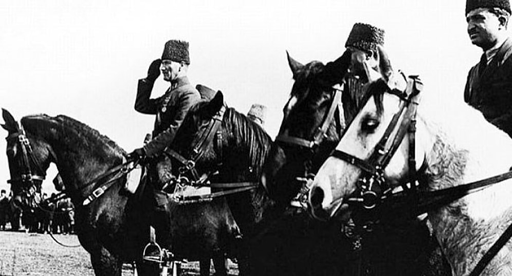 Mustafa Kemal Paşa Bu Tarihi Rastgele Seçmemişti: 1071'den 1922'ye İki 26 Ağustos