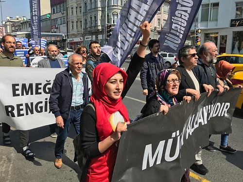Antikapitalist Müslümanlar, ölen işçiler için Fatih Camisi avlusunda gıyabi cenaze namazı kıldı.