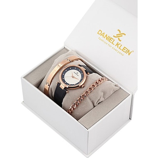 Modayı Yakından Takip Eden Annenizin Gözlerinde Yıldız Gibi Parlamanızı Sağlayacak 11 Hediye