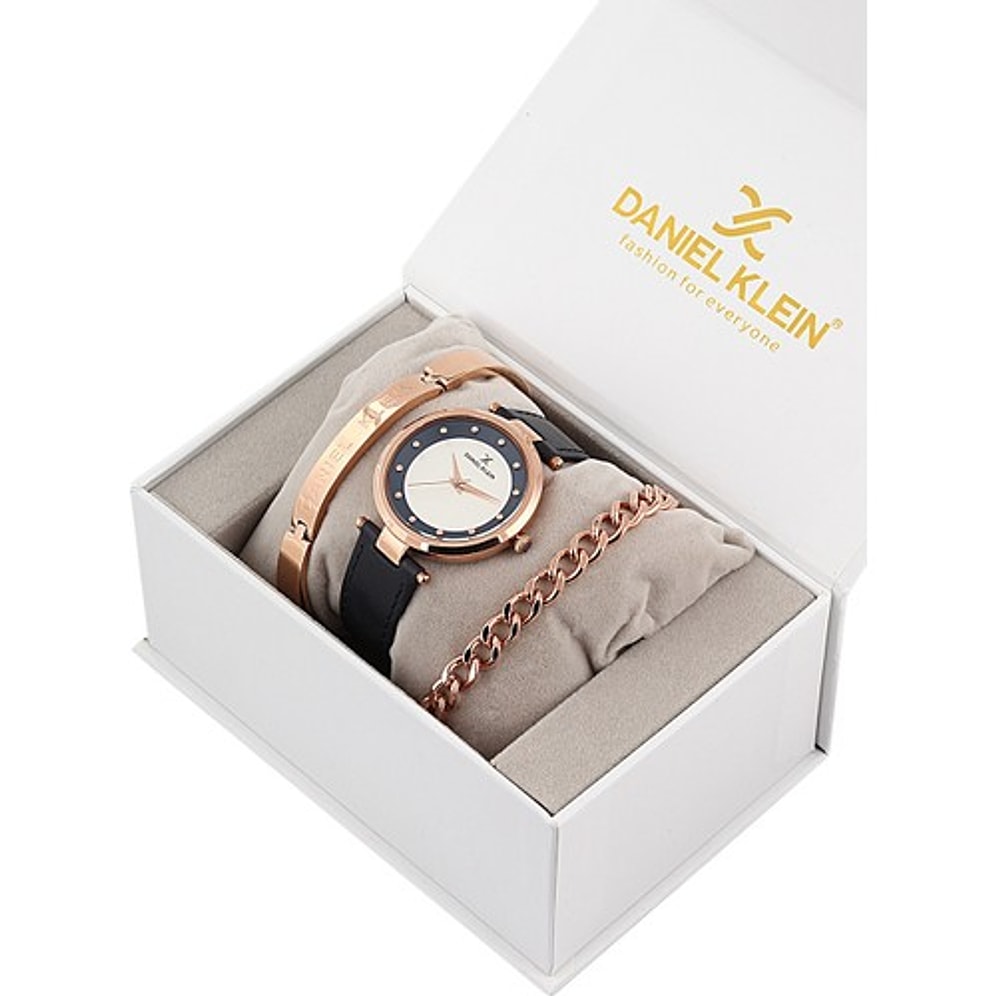 Modayı Yakından Takip Eden Annenizin Gözlerinde Yıldız Gibi Parlamanızı Sağlayacak 11 Hediye