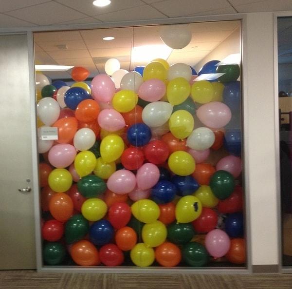 7. Patronunun doğum günü için 2.000 balon hazırlayan sevgi dolu çalışan 😌