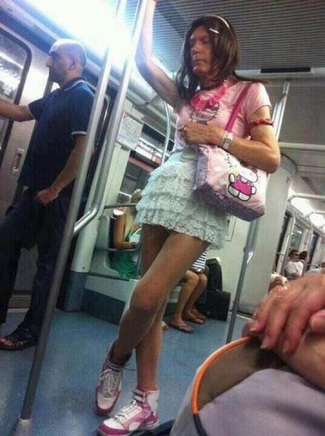 1. Bazen pembe en çok Hello Kitty ile birlikte yakışır...