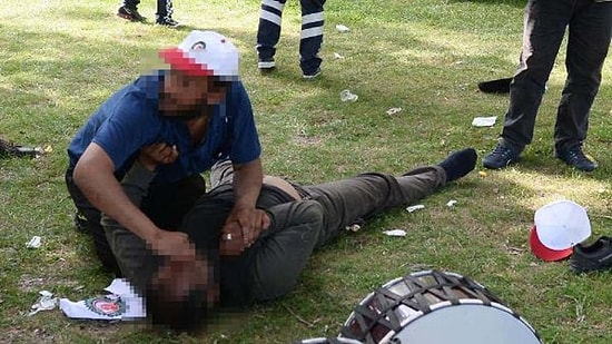 Nefes Alamayan Arkadaşının Burnunu Kapatarak Kurtarmaya Çalışan Adam!