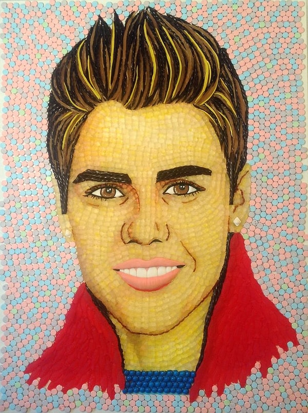 7. Очередной портрет из конфет...