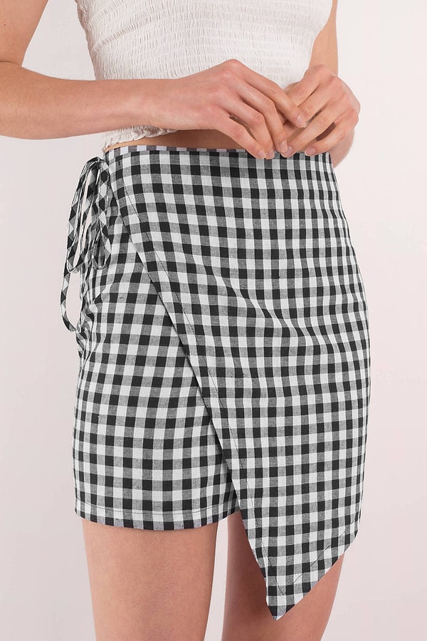 2. А на юбке?