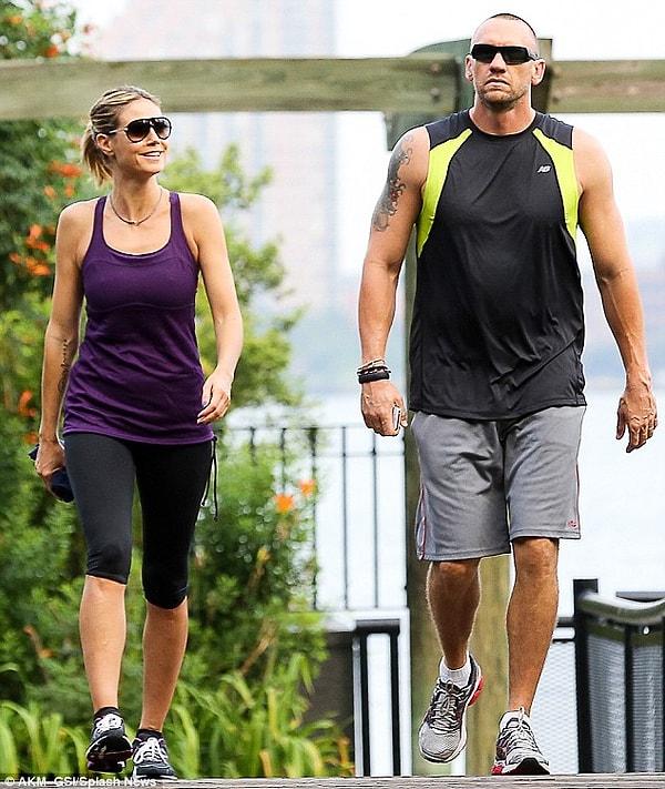 5. Хайди Клум вообще полтора года состояла в отношениях с собственным охранником, тем самым дав понять, что по бодигардам пускают слюни не только простые обычные девчонки.