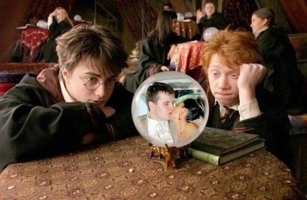 21. "Выйдите за пределы разумного, чтобы читать будущее по хрустальному шару, распахните внутреннее око"