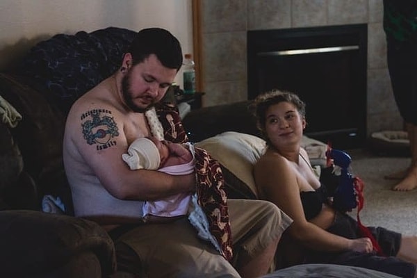 16. "Я произвела на свет свою девочку дома, рядом с мужем. Фото сделано через 40 часов после этого"