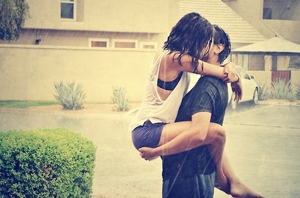 14. Он изменяет