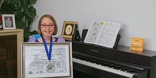 8 Yaşındaki Piyanist Göğsümüzü Kabarttı! Nisan Öksüz, Roma'daki Uluslararası Yarışmadan Birincilikle Döndü