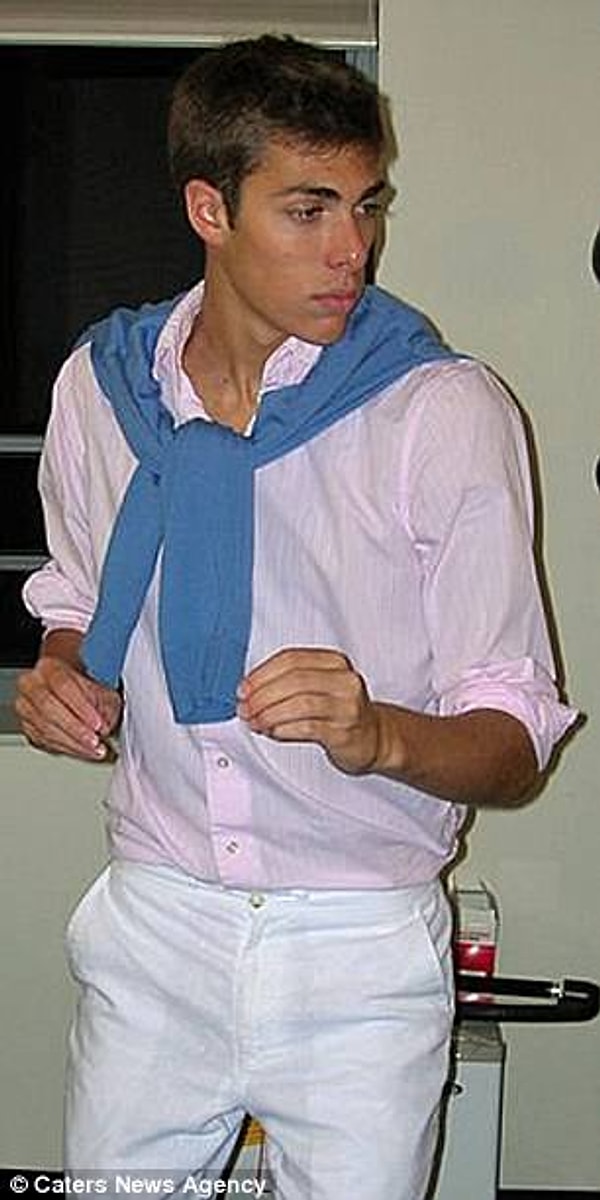 Вот такие метаморфозы иногда происходят с людьми: из мужчины в женщину и обратно в мужчину.