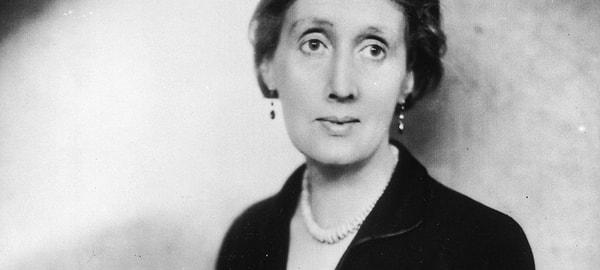 1. Kadının özgürleşmesi için yaptıklarıyla dünya edebiyat tarihine damgasını vuran Virginia Woolf, fotoğraf çektirmekten nefret ettiği için birkaç istisna dışında hiçbir zaman objektife bakmamıştır.