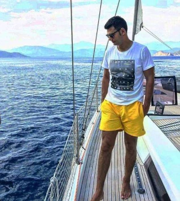 9. Еще один парень на борту частной яхты